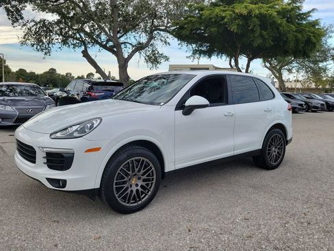 Used 2018 Porsche Cayenne Platinum Edition image 8