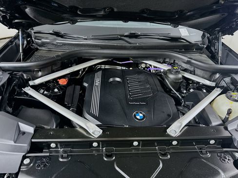 Used 2022 BMW X5 xDrive40i AWD/4WD image 34