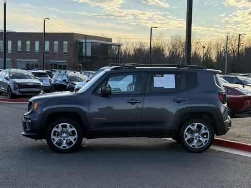 Used 2019 Jeep Renegade Latitude w/ Safety & Security Group II image 4