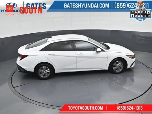 Used 2025 Hyundai Elantra SE FWD image 44