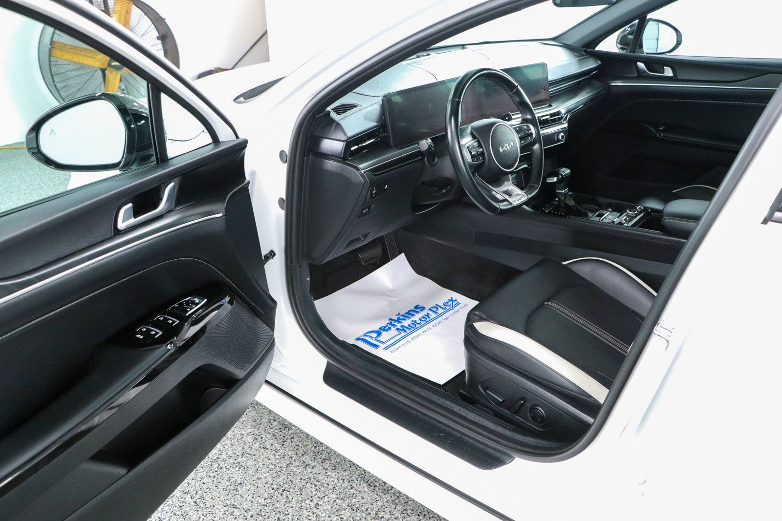 Used 2025 Kia K5 GT-Line FWD image 3