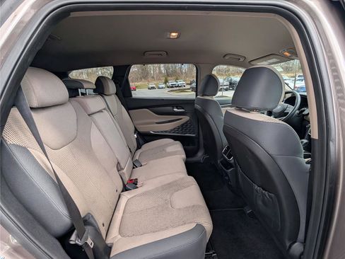 Used 2019 Hyundai Santa Fe SEL image 11