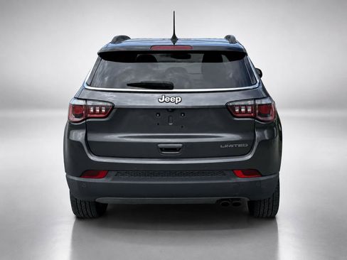 Used 2018 Jeep Compass Limited w/ Navigation Group FWD image 4