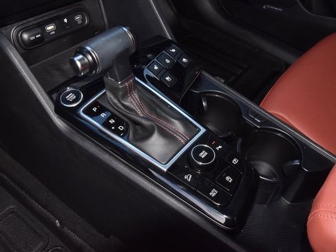 Used 2024 Kia Sportage SX image 30