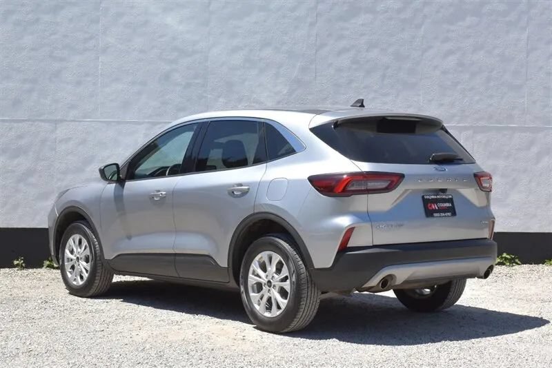 Used 2023 Ford Escape Active AWD/4WD image 2