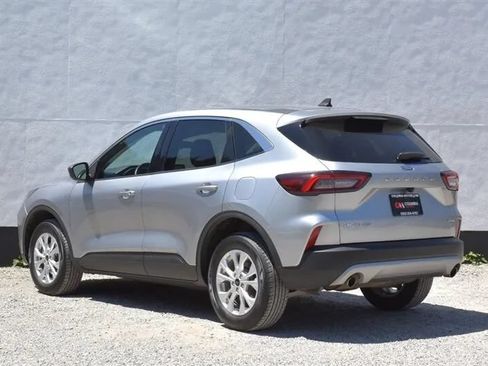 Used 2023 Ford Escape Active AWD/4WD image 2