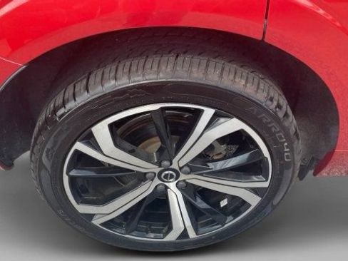 Used 2022 Volvo XC60 T8 R-Design w/ Advanced Package AWD/4WD image 6