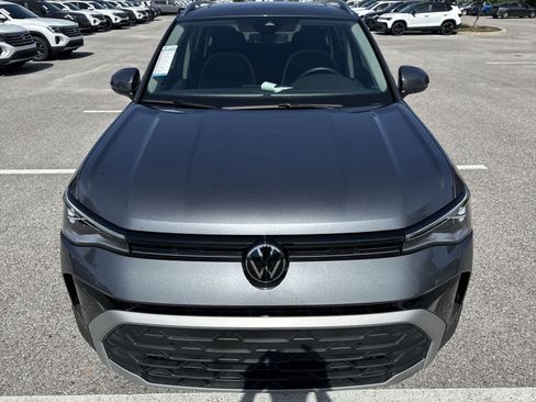 Certified 2025 Volkswagen Taos SE w/ Panoramic Sunroof Package FWD image 17