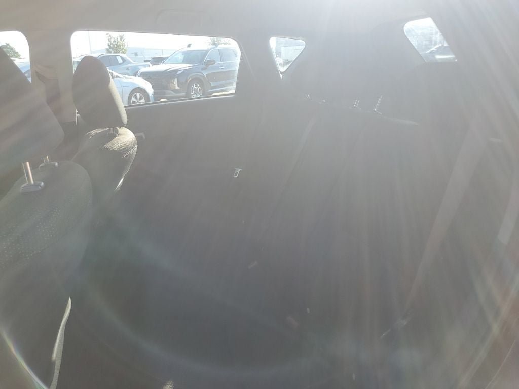 Used 2009 Pontiac Vibe w/ Preferred Package FWD image 36