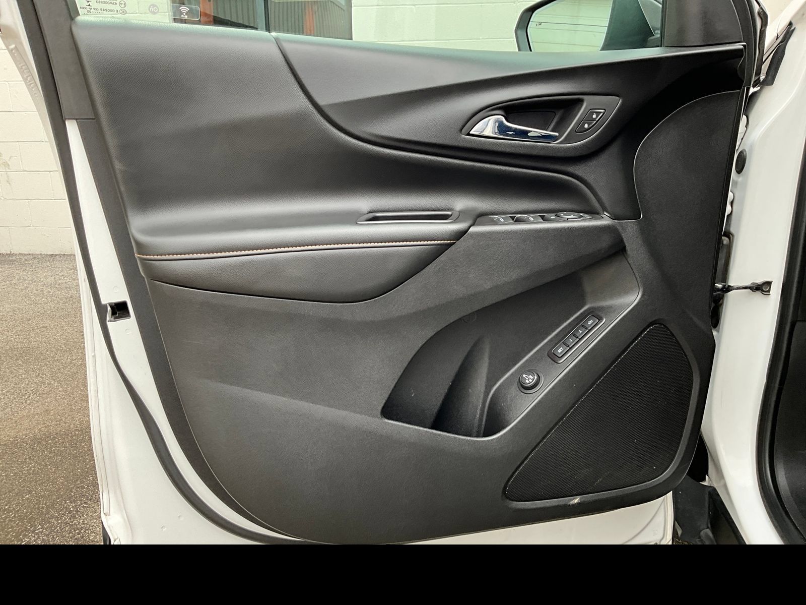 Used 2020 Chevrolet Equinox Premier AWD/4WD image 11