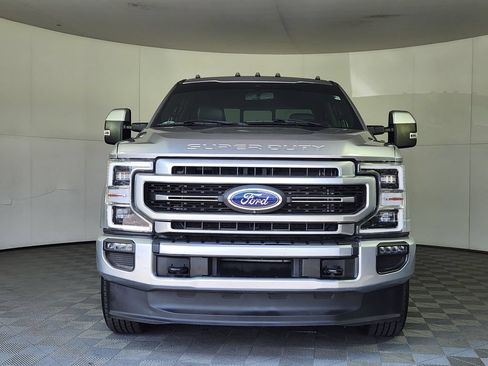 Used 2022 Ford F250 Lariat w/ Lariat Ultimate Package AWD/4WD image 2