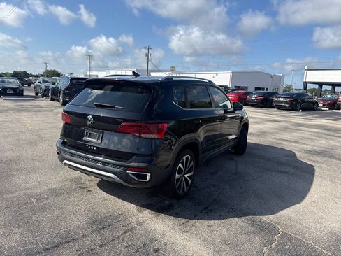 Used 2024 Volkswagen Taos SE FWD image 5