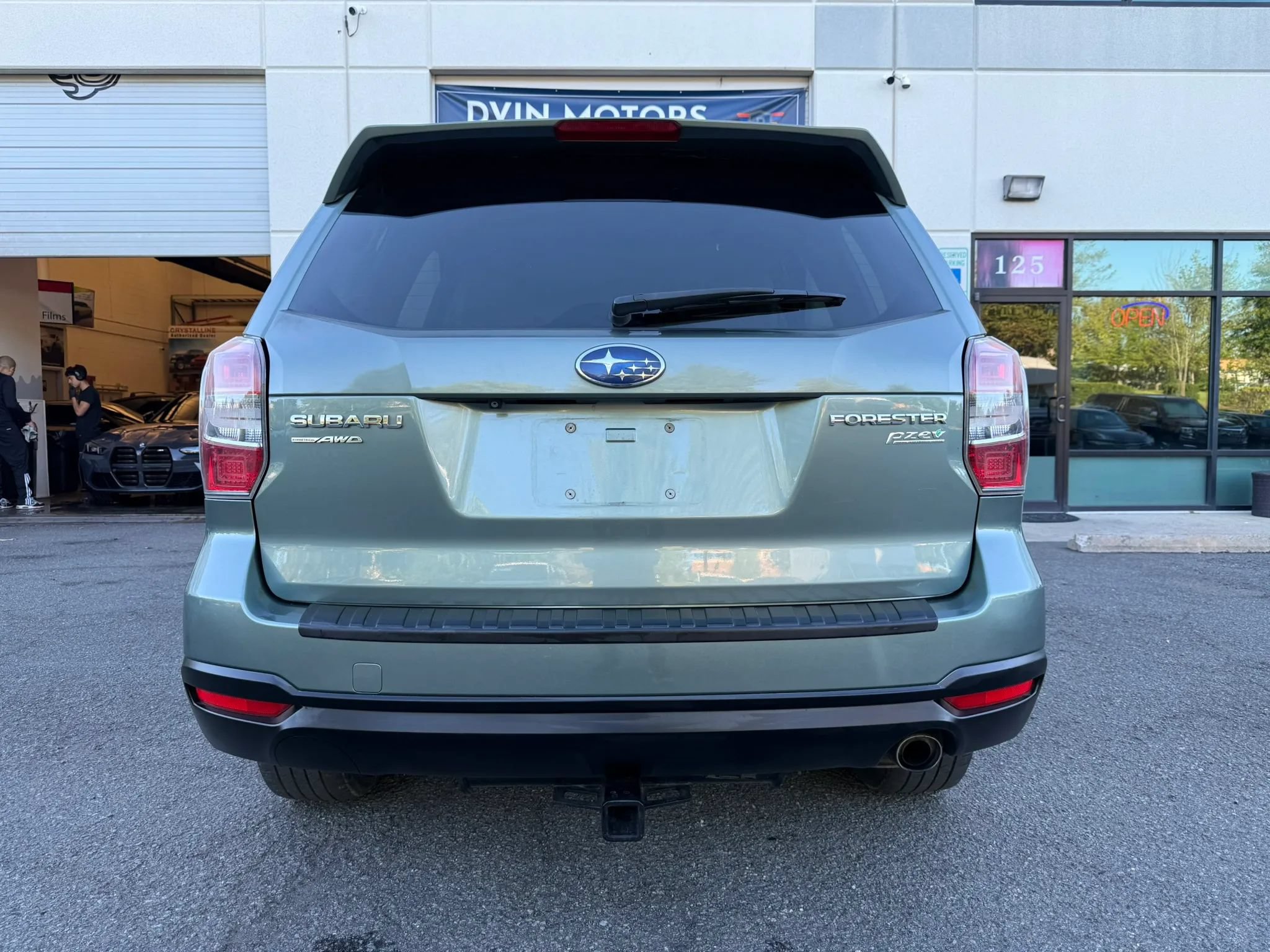 Used 2016 Subaru Forester 2.5i Touring w/ Popular Package #2 AWD/4WD image 13