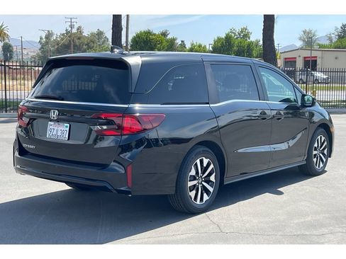 Used 2026 Honda Odyssey EX-L image 6