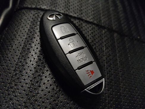 Used 2017 INFINITI Q50 Sport image 32