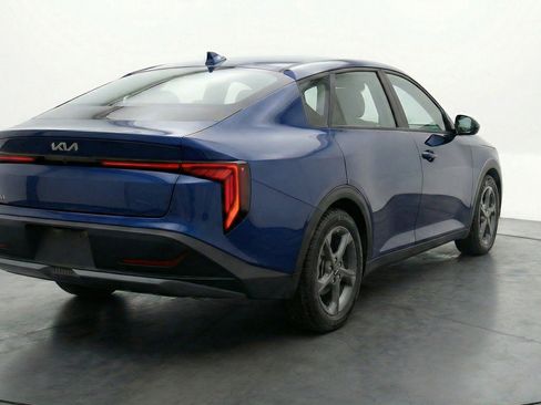 Used 2025 Kia K4 LXS image 9