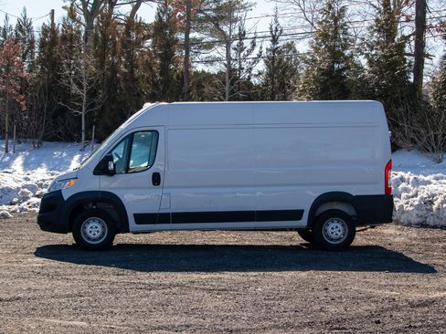 Used 2023 RAM ProMaster 2500 image 4