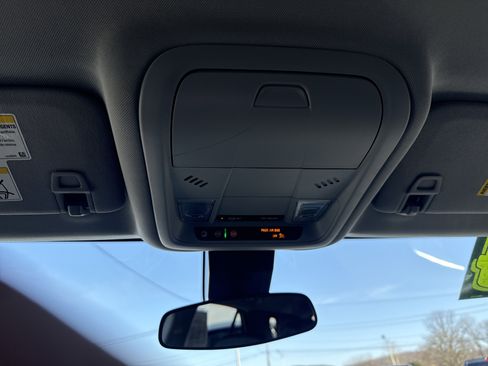 Used 2024 Chevrolet Equinox LT image 29