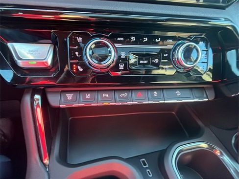 Used 2024 GMC Sierra 2500 AT4 w/ AT4 Premium Plus Package image 31