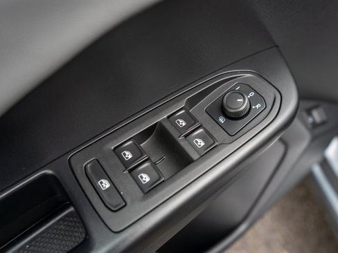 Used 2022 Volkswagen Taos SE image 19