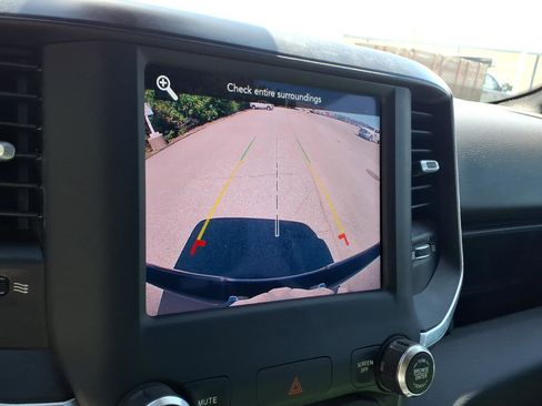 Used 2019 RAM 1500 Big Horn AWD/4WD image 11