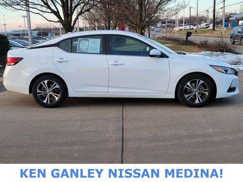 Used 2023 Nissan Sentra SV image 2