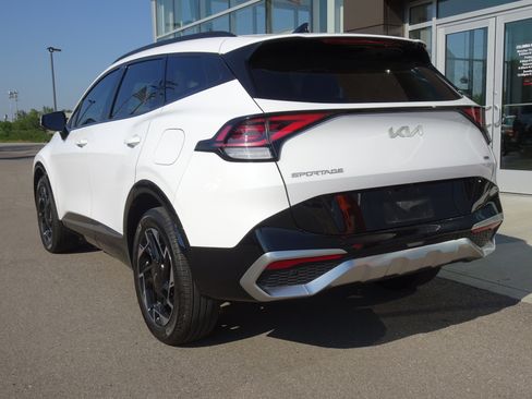 Used 2023 Kia Sportage SX AWD/4WD image 3
