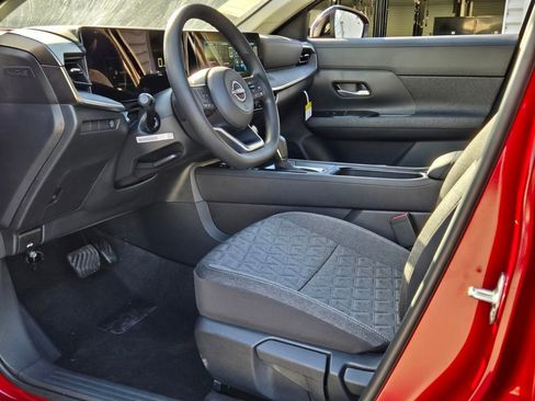 New 2026 Nissan Kicks SV image 7