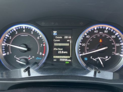 Used 2019 Toyota Highlander XLE image 10