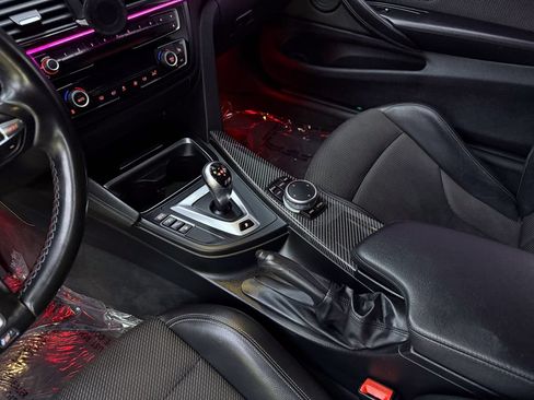 Used 2017 BMW M4 Coupe RWD image 13
