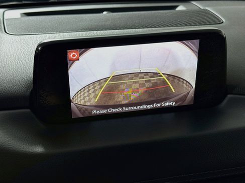 Used 2018 MAZDA CX-5 Touring w/ Preferred Equipment Package AWD/4WD image 2