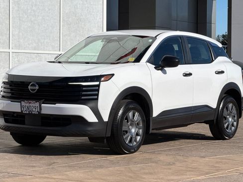 Used 2025 Nissan Kicks S image 8