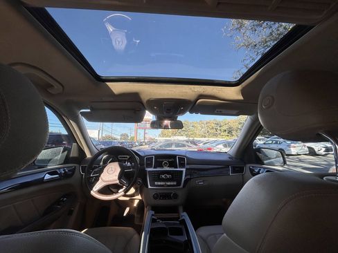 Used 2016 Mercedes-Benz GL 450 4MATIC image 12