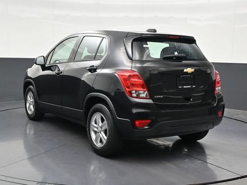Used 2021 Chevrolet Trax LS FWD image 3