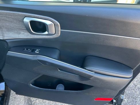 Certified 2023 Kia Sorento EX w/ Panoramic Sunroof Package FWD image 25