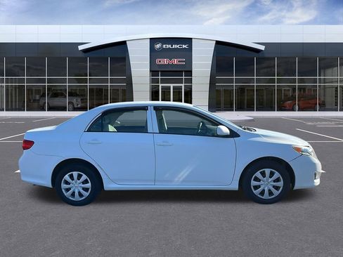 Used 2010 Toyota Corolla LE image 6
