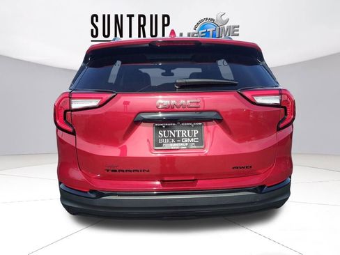 Used 2022 GMC Terrain SLT w/ Elevation Edition image 4