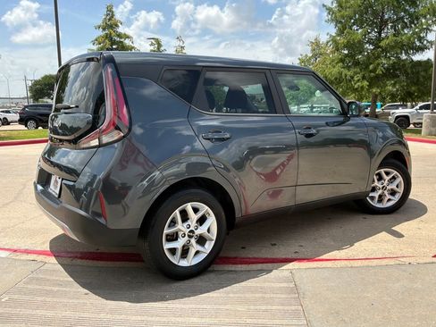 Used 2025 Kia Soul LX w/ LX Technology Package FWD image 6
