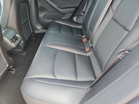 Used 2018 Tesla Model 3 image 17