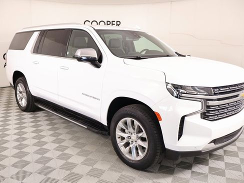 Used 2023 Chevrolet Suburban Premier image 1