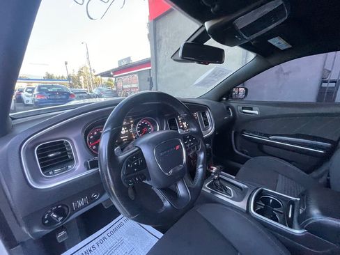 Used 2019 Dodge Charger R/T RWD image 9