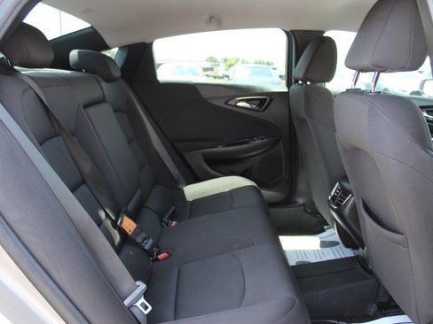 Used 2024 Chevrolet Malibu LT image 11
