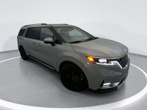 Used 2024 Kia Carnival SX FWD image 1