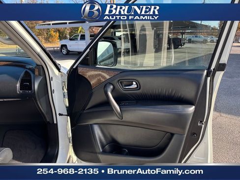 Used 2016 INFINITI QX80 2WD w/ Driver's Assistance Package image 15