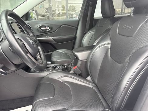 Used 2019 Jeep Cherokee Limited AWD/4WD image 4