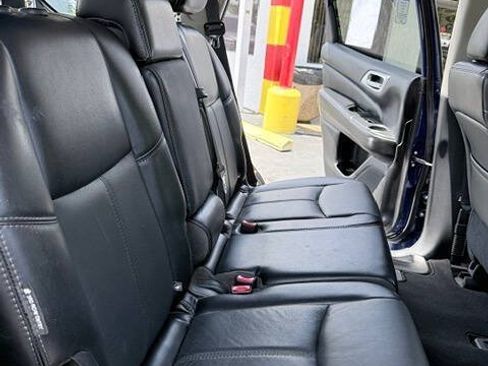 Used 2020 Nissan Pathfinder SL FWD image 13