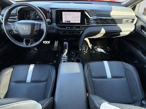 Used 2025 Toyota Camry SE image 24