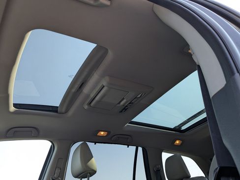 Used 2016 Honda Pilot Elite image 31