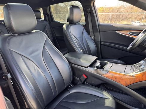 Used 2020 Lincoln Nautilus Reserve image 26