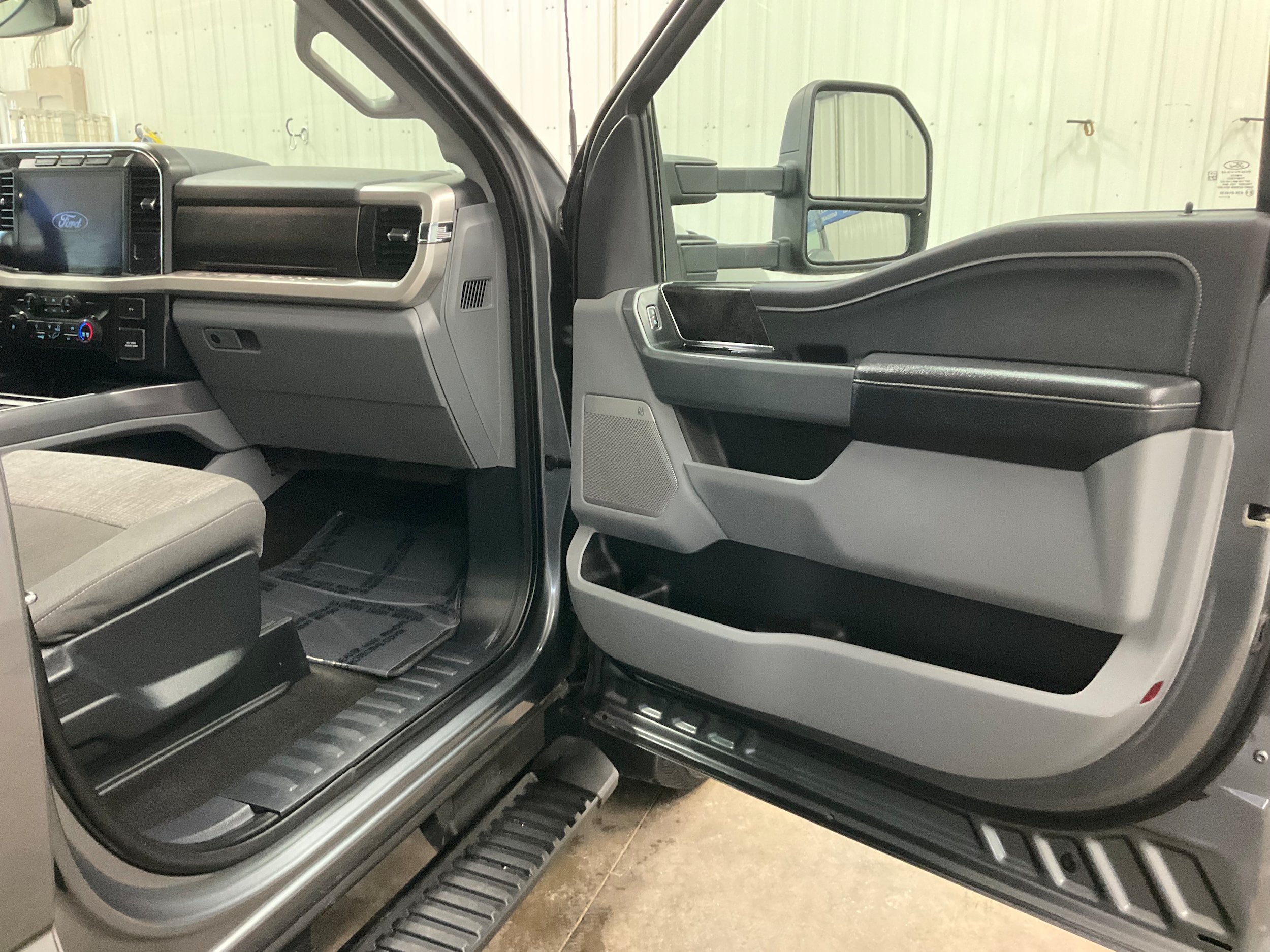 Used 2024 Ford F250 XLT w/ XLT Premium Package AWD/4WD image 25